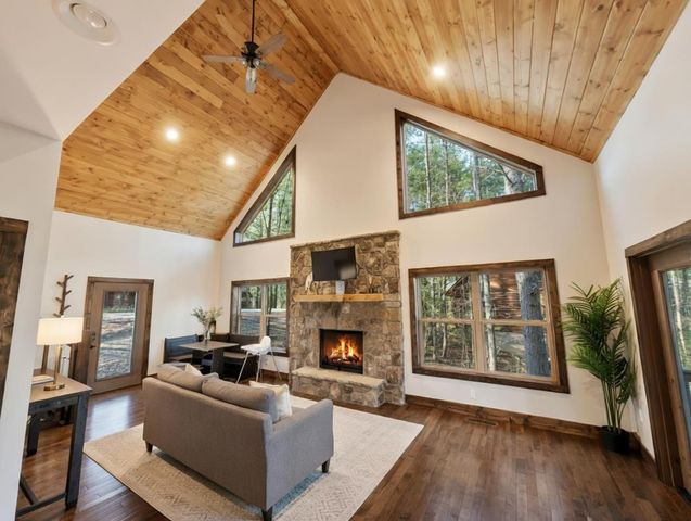 331 Vineyard Creek Way, Murphy, NC 28906