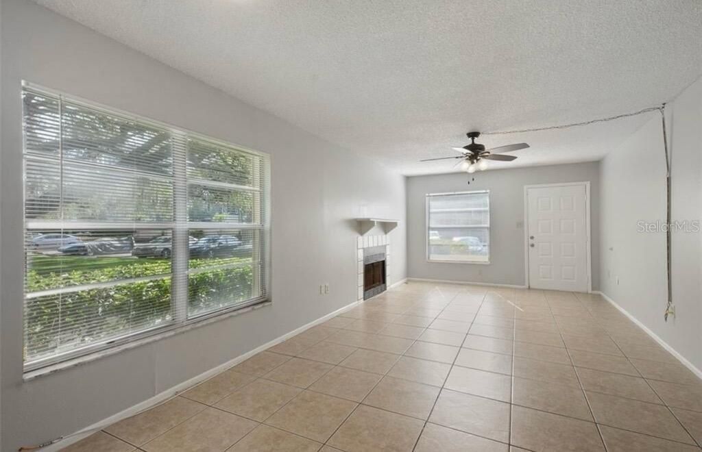 Image 2 of property listing at 14227 SHADOW MOSS LANE 101, Tampa, FL 33613