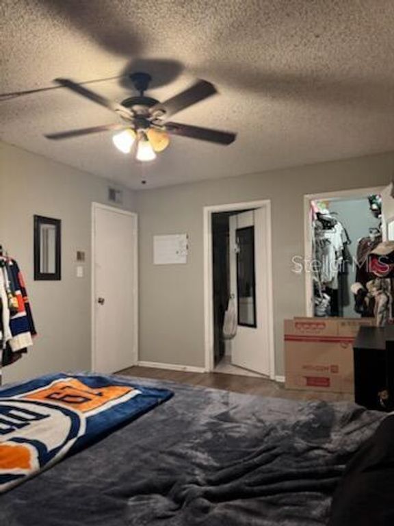 Image 5 of property listing at 14227 SHADOW MOSS LANE 101, Tampa, FL 33613