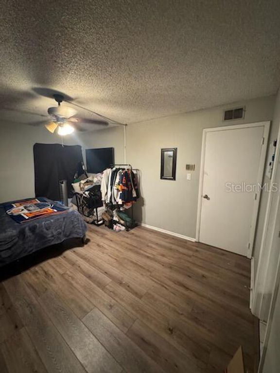 Image 6 of property listing at 14227 SHADOW MOSS LANE 101, Tampa, FL 33613