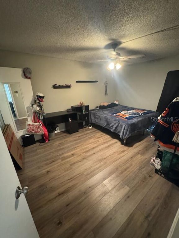 Image 8 of property listing at 14227 SHADOW MOSS LANE 101, Tampa, FL 33613