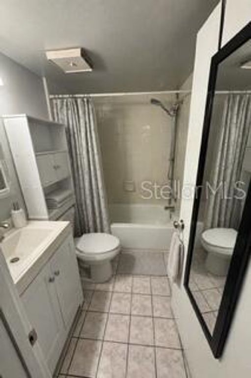 Image 10 of property listing at 14227 SHADOW MOSS LANE 101, Tampa, FL 33613