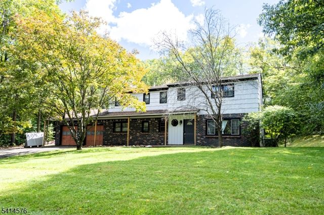 5 Beaver Brook Dr, Vernon Twp., NJ 07461