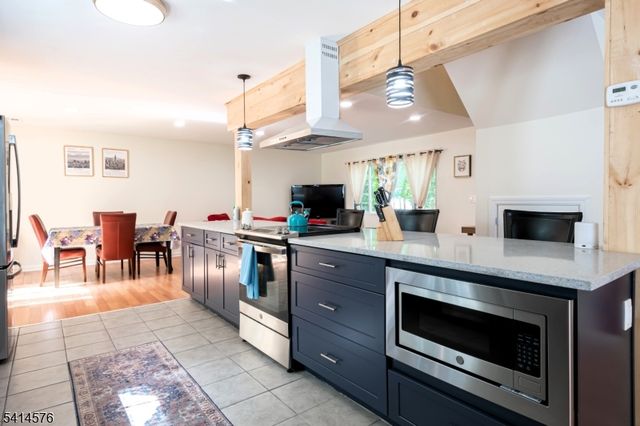 5 Beaver Brook Dr, Vernon Twp., NJ 07461