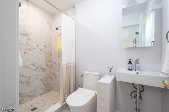 5 Beaver Brook Dr, Vernon Twp., NJ 07461