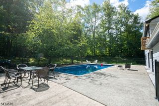 5 Beaver Brook Dr, Vernon Twp., NJ 07461