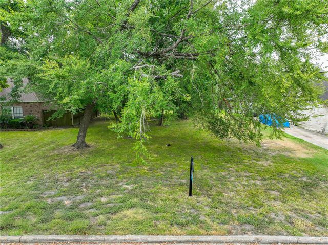 5307 Oak Cove Drive, Houston, TX 77091