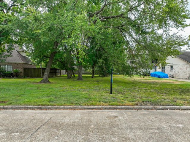 5307 Oak Cove Drive, Houston, TX 77091