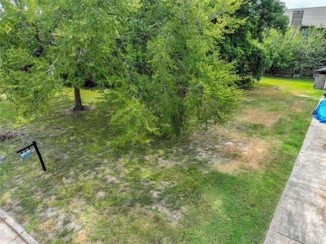 5307 Oak Cove Drive, Houston, TX 77091