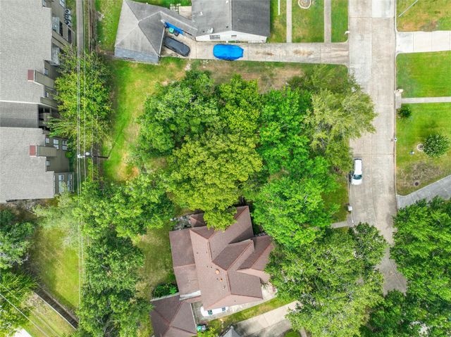 5307 Oak Cove Drive, Houston, TX 77091