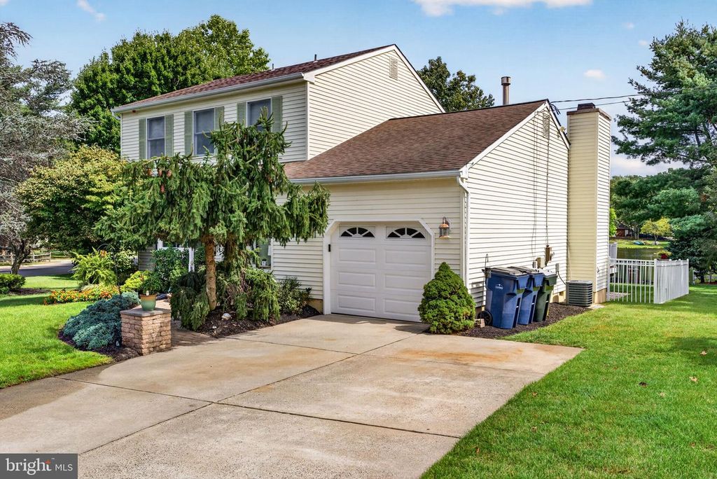 99 CORNELL DR, VOORHEES, NJ 08043 — photo 2