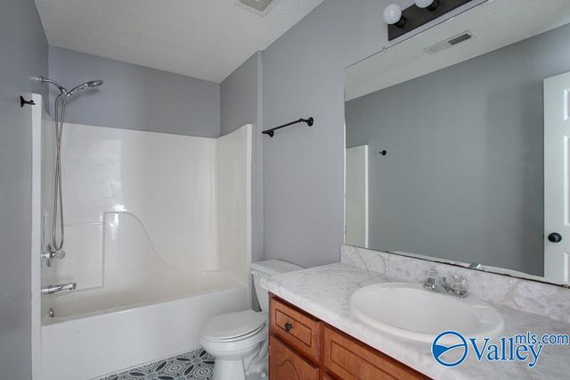 224 Shadowbrook Lane NE, Huntsville, AL 35811