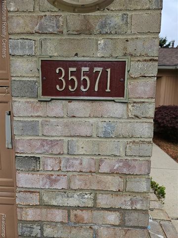 35571 Pheasant Lane, Westland, MI 48185