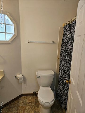 35571 Pheasant Lane, Westland, MI 48185