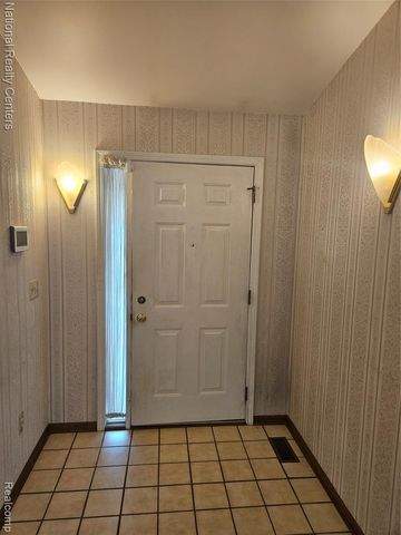 35571 Pheasant Lane, Westland, MI 48185