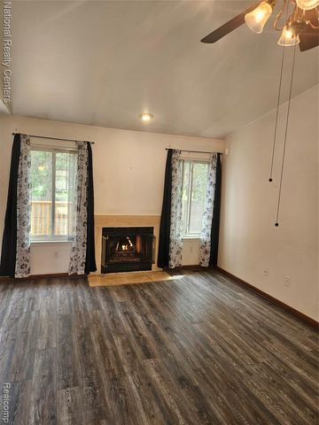35571 Pheasant Lane, Westland, MI 48185
