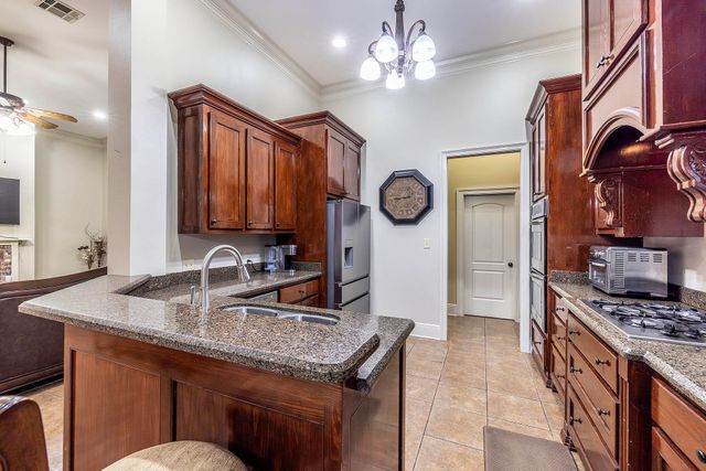 360 Sugar Highland Boulevard, Houma, LA 70360