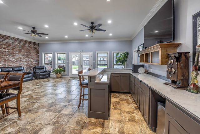360 Sugar Highland Boulevard, Houma, LA 70360