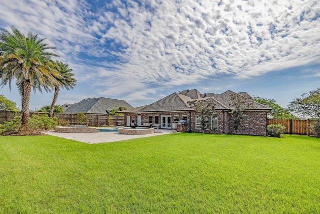 360 Sugar Highland Boulevard, Houma, LA 70360