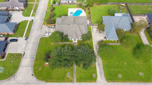 360 Sugar Highland Boulevard, Houma, LA 70360