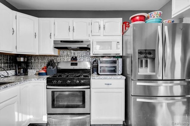 25436 Montebello Drive, Trenton, MI 48183