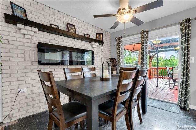25436 Montebello Drive, Trenton, MI 48183