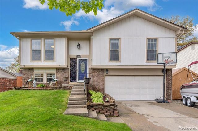 25436 Montebello Drive, Trenton, MI 48183