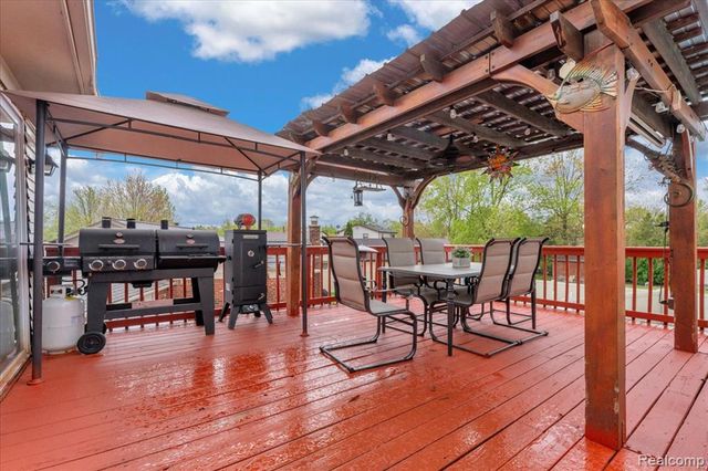 25436 Montebello Drive, Trenton, MI 48183