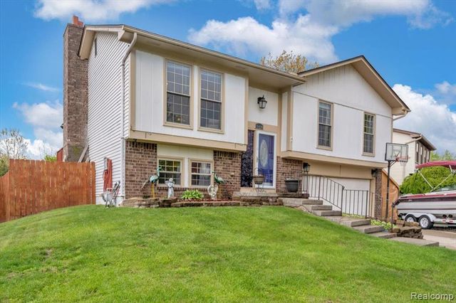 25436 Montebello Drive, Trenton, MI 48183