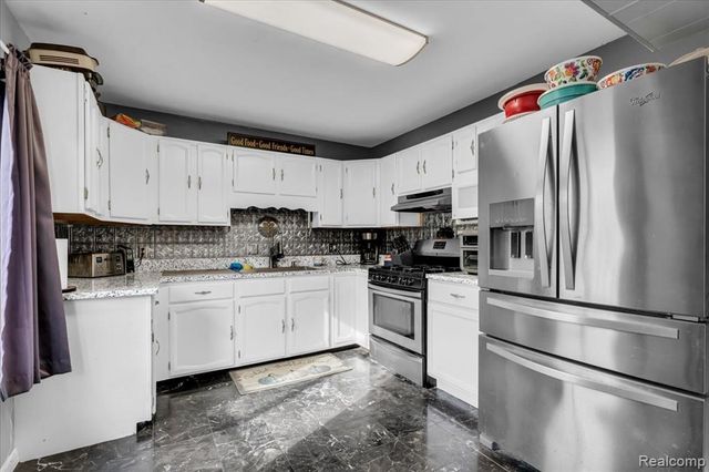 25436 Montebello Drive, Trenton, MI 48183