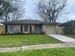 4914 Fairgreen Lane, Houston, TX 77048