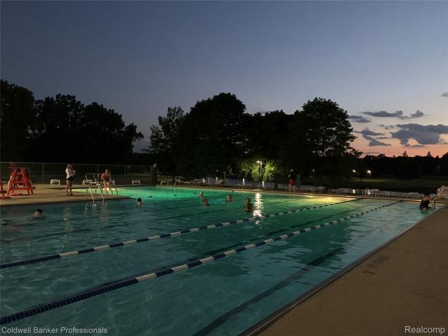 1822 BRENTWOOD Drive 529, Troy, MI 48098