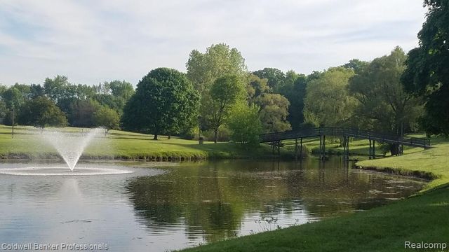 1822 BRENTWOOD Drive 529, Troy, MI 48098