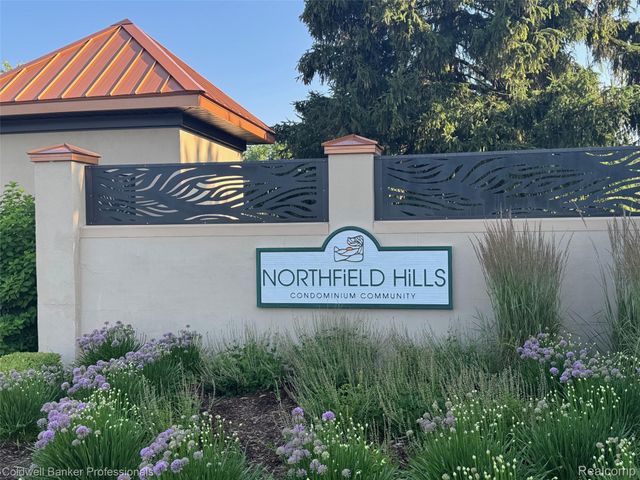 1822 BRENTWOOD Drive 529, Troy, MI 48098
