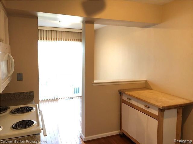 1822 BRENTWOOD Drive 529, Troy, MI 48098
