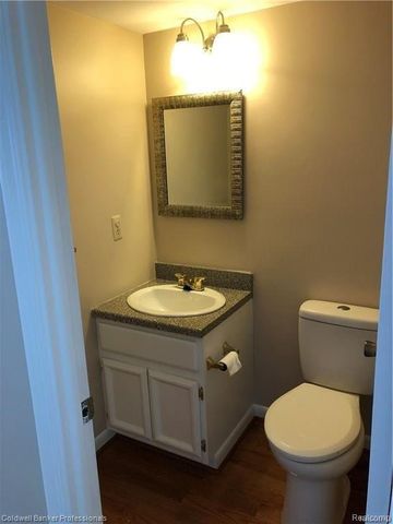 1822 BRENTWOOD Drive 529, Troy, MI 48098