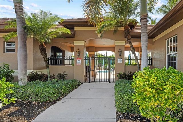 6645 Alden Woods CIR # 201, Naples, FL 34113