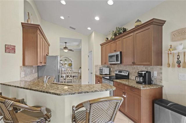 6645 Alden Woods CIR # 201, Naples, FL 34113