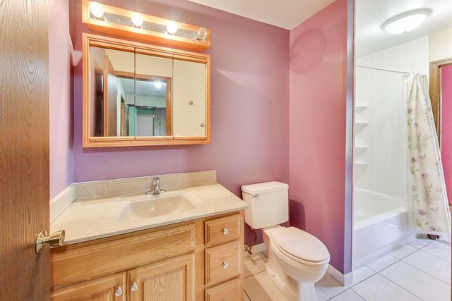 1276 Chatham Lane, Roselle, IL 60172