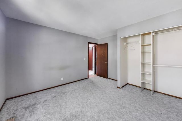 1276 Chatham Lane, Roselle, IL 60172