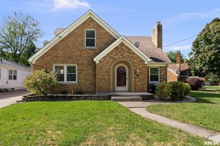 2121 10TH Street, East Moline, IL 61244