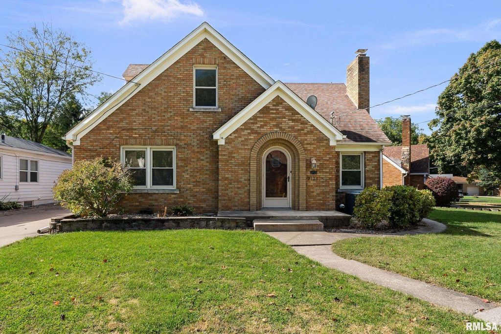 2121 10TH Street, East Moline, IL 61244