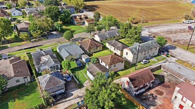 3420 Illinois Street, Baytown, TX 77520