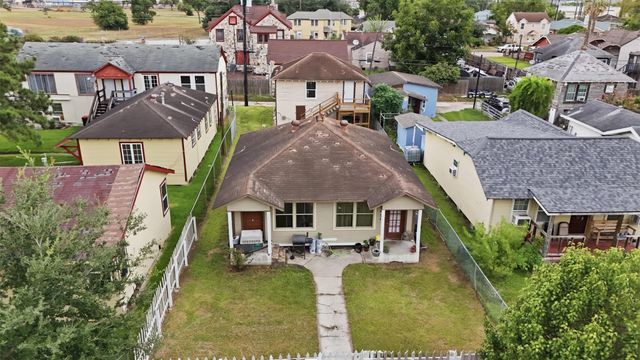 3420 Illinois Street, Baytown, TX 77520