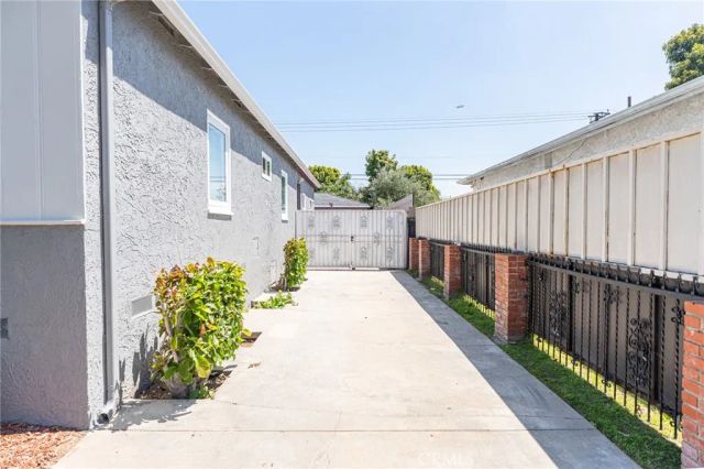 9700 S 5th Avenue, Inglewood, CA 90305