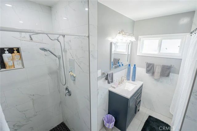 9700 S 5th Avenue, Inglewood, CA 90305