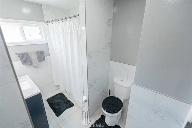 9700 S 5th Avenue, Inglewood, CA 90305