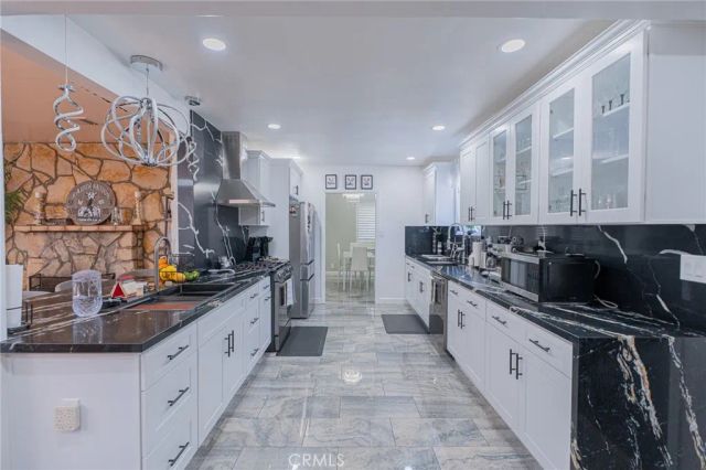9700 S 5th Avenue, Inglewood, CA 90305
