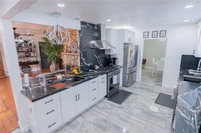 9700 S 5th Avenue, Inglewood, CA 90305