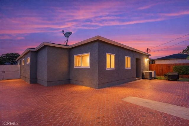 9700 S 5th Avenue, Inglewood, CA 90305